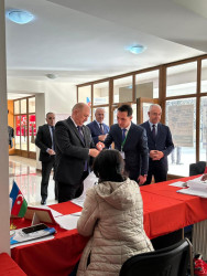 Beyləqan Rayon İcra Hakimiyyətinin başçısı Əziz Əzizov səs verib.
