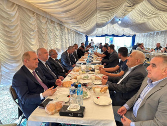 Beyləqan Rayon İcra Hakimiyyətinin başçısı Vətən Müharibəsi qazisinin anasının yas mərasimində iştirak edib