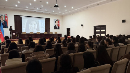 “Uşaqlara kitab verək, həyat yükü yox: erkən evliliyə birlikdə yox deyək” mövzusunda maarifləndirici tədbir keçirilib.