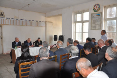 Rayonun Şərq qəsəbəsində səyyar qəbul-görüş keçirildi.