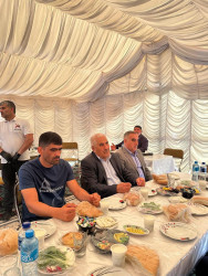 Beyləqan Rayon İcra Hakimiyyətinin başçısı Vətən Müharibəsi qazisinin anasının yas mərasimində iştirak edib