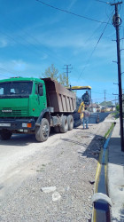 Beyləqan rayonunda yol infrastrukturunun yaxşılaşdırılması istiqamətində həyata keçirilən tədbirlər uğurla davam etdirilir.