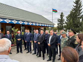 Dünyamalılar kəndində antiterror əməliyyatlarında şəhid olan Əliyev Ramil Şakir oğlunun məzarı ziyarət olundu.