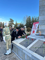 Beyləqan rayonunda  20 Yanvar faciəsinin 35-ci ildönümü ilə əlaqədar Şəhidlər abidəsi ziyarət edilib.