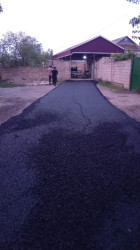 Beyləqan şəhərində yol infrastrukturunun yenilənməsi istiqamətində tədbirlər davam edir.