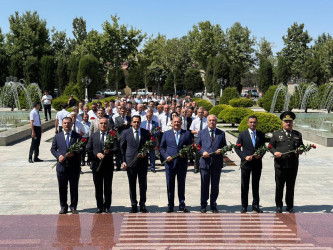 “14 iyul 1969-cu il – Müstəqil və qüdrətli Azərbaycan dövlətinin təməlinin qoyulduğu gün” adlı dəyirmi masa keçirilib.