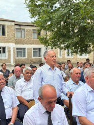 Beyləqan Rayon İcra Hakimiyyətinin başçısı vətəndaşlarla səyyar görüşlərini davam etdirir.