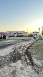 Beyləqan şəhəri şəhid Vasif Quliyev küçəsində yeni asfalt örtüyünün salınmasına başlanılıb