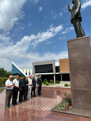 Beyləqanda Tibb İşçilərinin Peşə Bayramı münasibətilə Ulu Öndər Heydər Əliyevin abidəsi ziyarət olunub