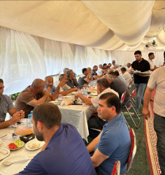 Beyləqan Rayon İcra Hakimiyyətinin başçısı Əziz Əzizov Vətən müharibəsi iştirakçısının ailəsinə başsağlığı verib