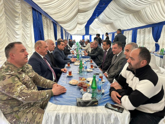 Beyləqan Rayon İcra Hakimiyyətinin başçısı Əziz Əzizov Vətən müharibəsi iştirakçısının yas mərasimində iştirak edib.