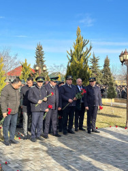 Beyləqan rayonunda  20 Yanvar faciəsinin 35-ci ildönümü ilə əlaqədar Şəhidlər abidəsi ziyarət edilib.