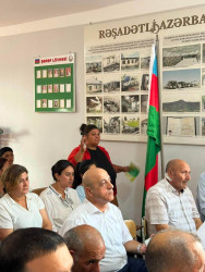 Allahyarlı kənd sakinləri ilə səyyar vətəndaş qəbulu keçirilib