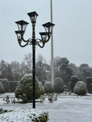 Mədəniyyət və istirahət parkında yeni işıq dirəkləri qurlaşdırılıb.