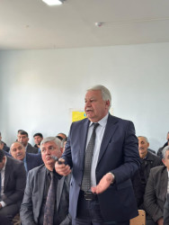 Beyləqan Rayon İcra Hakimiyyətinin başçısı Əziz Əzizov Yuxarı Kəbirli kəndində vətəndaşlarla növbəti səyyar qəbul-görüş keçirib.