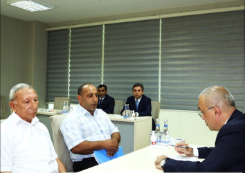 Azərbaycan Dövlət Su Ehtiyatları Agentliyinin sədri Zaur Mikayılov Beyləqanda vətəndaşları qəbul edib.