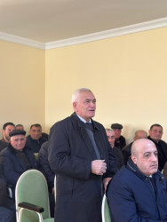 Beyləqan Rayon İcra Hakimiyyətinin başçısı Əziz Əzizov Birinci Aşıqlı kəndində vətəndaşlarla növbəti səyyar qəbul-görüş keçirib.
