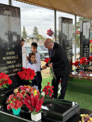 Birinci Şahsevən kəndində antiterror əməliyyatlarında şəhid olan Fətizadə Fəti Ağamoğlan oğlunun məzarı ziyarət olundu.