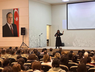 “Mədəniyyət körpüsü” layihəsi çərçivəsində Beyləqanda “Mintonasiya” adlı stand-up konserti keçirilib.
