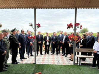 Birinci Şahsevən kəndində antiterror əməliyyatlarında şəhid olan Fətizadə Fəti Ağamoğlan oğlunun məzarı ziyarət olundu.