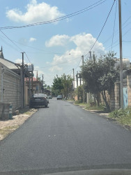 Beyləqan şəhərinin daha bir küçəsində asfaltlanma işləri aparılıb.