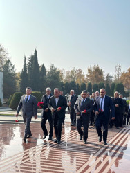 “Konstitusiya və Suverenlik İli” çərçivəsində Yeni Azərbaycan Partiyasının yaradılmasının 33-cü ildönümünə həsr olunmuş tədbir keçirildi.