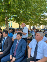 Orta Əlinəzərli kəndində vətəndaşlarla səyyar qəbul keçirilib