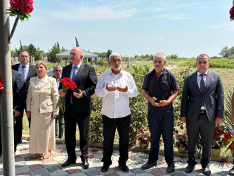 Birinci Şahsevən kəndində şəhid məzarları və onların ailələri ziyarət olunub.