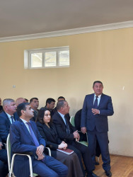 Beyləqan Rayon İcra Hakimiyyətinin başçısı Əziz Əzizov Birinci Aşıqlı kəndində vətəndaşlarla növbəti səyyar qəbul-görüş keçirib.
