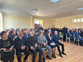 Beyləqan Rayon İcra Hakimiyyətinin başçısı Əziz Əzizov Birinci Aşıqlı kəndində vətəndaşlarla növbəti səyyar qəbul-görüş keçirib.