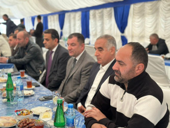 Beyləqan Rayon İcra Hakimiyyətinin başçısı Əziz Əzizov Vətən müharibəsi iştirakçısının yas mərasimində iştirak edib.