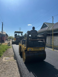 Beyləqan rayonunda yol infrastrukturunun yaxşılaşdırılması istiqamətində həyata keçirilən tədbirlər uğurla davam etdirilir.