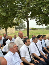 Beyləqan Rayon İcra Hakimiyyətinin başçısı vətəndaşlarla səyyar görüşlərini davam etdirir.