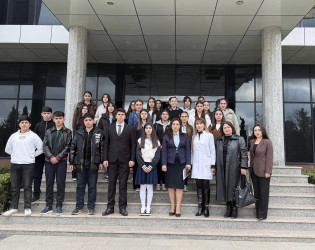 “Uşaqlara kitab verək, həyat yükü yox: erkən evliliyə birlikdə yox deyək” mövzusunda maarifləndirici tədbir keçirilib.
