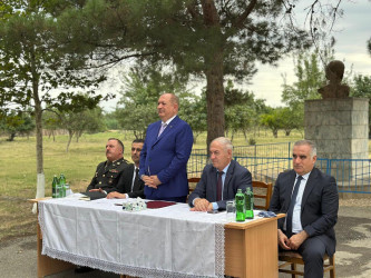 Beyləqan Rayon İcra Hakimiyyətinin başçısı vətəndaşlarla səyyar görüşlərini davam etdirir.