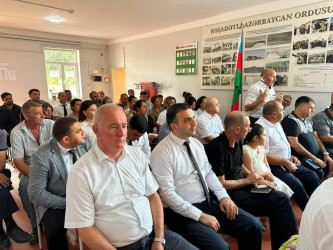 Allahyarlı kənd sakinləri ilə səyyar vətəndaş qəbulu keçirilib