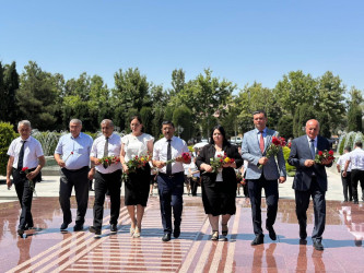 “14 iyul 1969-cu il – Müstəqil və qüdrətli Azərbaycan dövlətinin təməlinin qoyulduğu gün” adlı dəyirmi masa keçirilib.