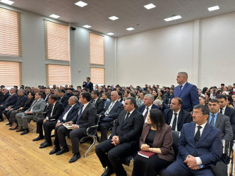 Beyləqan Rayon İcra Hakimiyyətinin başçısı Əziz Əzizov Dünyamalılarkəndində vətəndaşlarla növbəti səyyar qəbul-görüş keçirib.