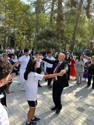 Beyləqanda ali təhsil müəssisələrinə qəbul imtahanında yüksək bal toplayan məzunlarla görüş keçirildi.