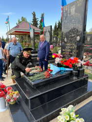 Şəhid Dəmirov Siyahim Əlizamin oğlunun mövlud günü məzarı başında qeyd olunub.