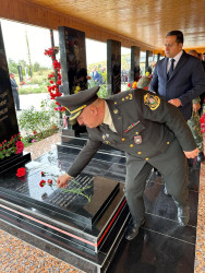 Dünyamalılar kəndində antiterror əməliyyatlarında şəhid olan Əliyev Ramil Şakir oğlunun məzarı ziyarət olundu.