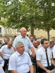 Beyləqan Rayon İcra Hakimiyyətinin başçısı vətəndaşlarla səyyar görüşlərini davam etdirir.