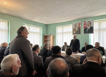 Türklər qəsəbəsində səyyar qəbul keçirilib