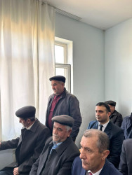 Beyləqan Rayon İcra Hakimiyyətinin başçısı Əziz Əzizov Yuxarı Kəbirli kəndində vətəndaşlarla növbəti səyyar qəbul-görüş keçirib.