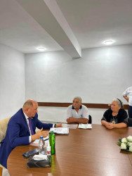 19 avqust 2026-cı il tarixdə Beyləqan Rayon İcra Hakimiyyətinin başçısı Əziz Əzizov növbəti vətəndaş qəbulu keçirib