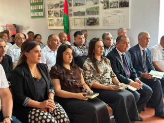 Allahyarlı kənd sakinləri ilə səyyar vətəndaş qəbulu keçirilib
