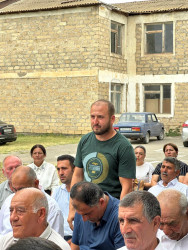 Beyləqan Rayon İcra Hakimiyyətinin başçısı vətəndaşlarla səyyar görüşlərini davam etdirir.