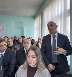 Türklər qəsəbəsində səyyar qəbul keçirilib